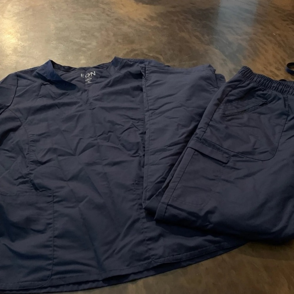 Eon Healthcare Scrub Set